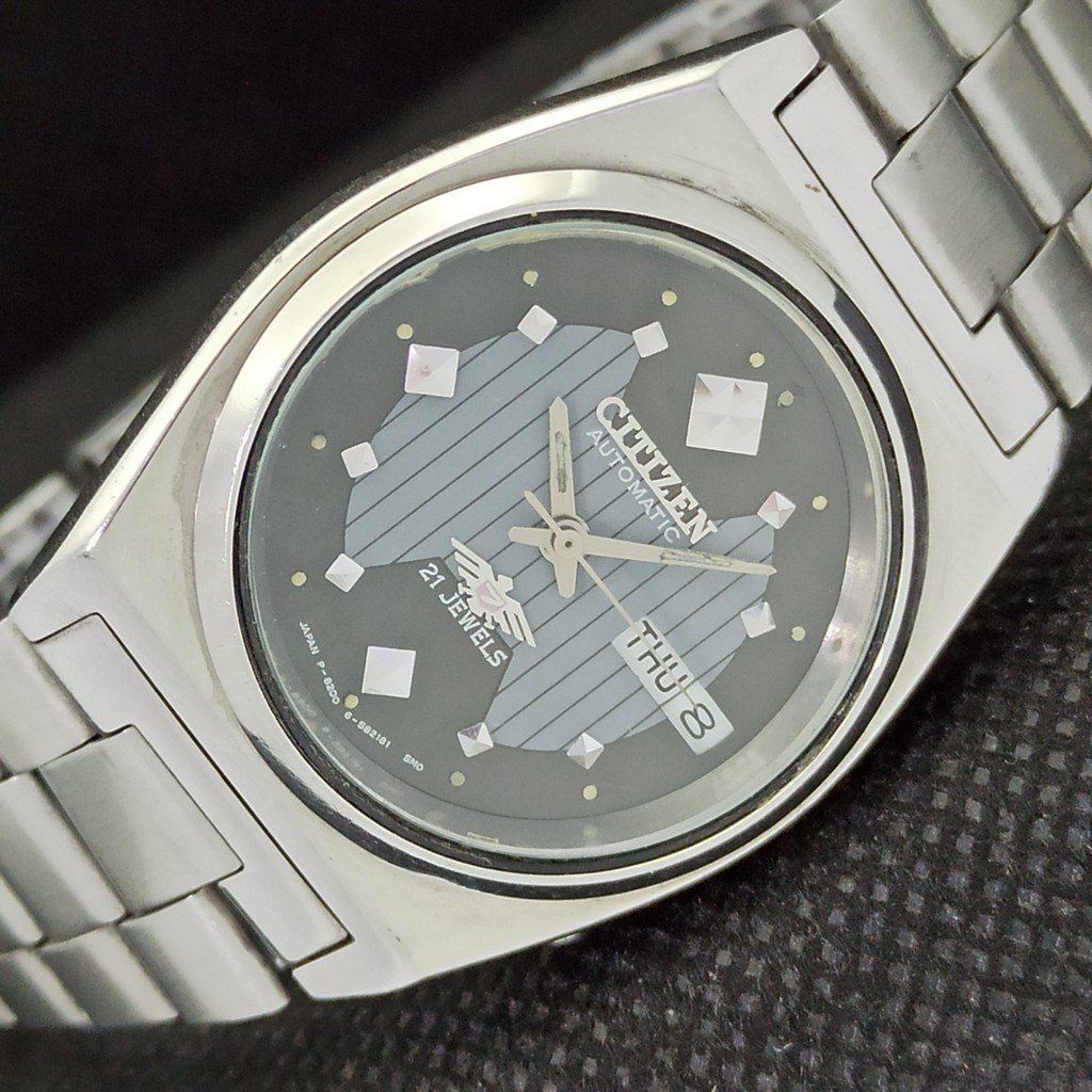 Vintage 1976 Citizen Automatic Mens Silver Watch WDaydate  Black Accents